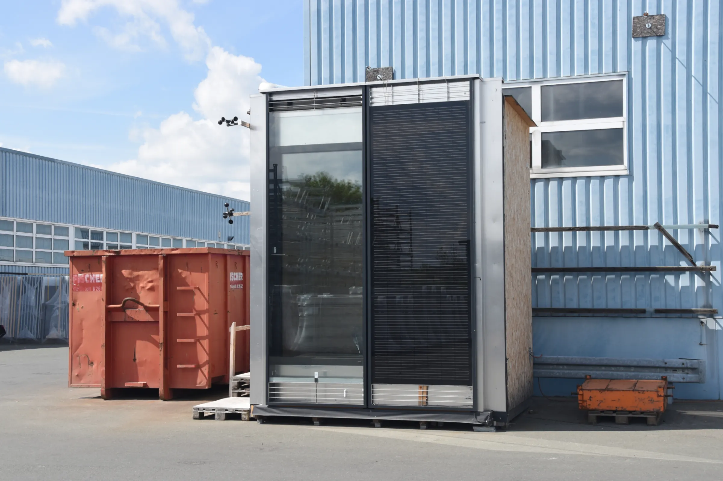 PRÄKLIMA - demonstrator | Präklima is an innovative, self-sufficient facade system designed to maximize the energy efficiency of buildings by independently adapting to both external and internal environmental conditions. | © Priedemann PRÄKLIMA - demonstrator | Präklima is an innovative, self-sufficient facade system designed to maximize the energy efficiency of buildings by independently adapting to both external and internal environmental conditions. | © Priedemann